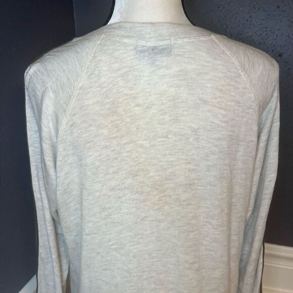Monrow Supersoft Vintage Neutral Stripe Raglan Top - Picture 10 of 12